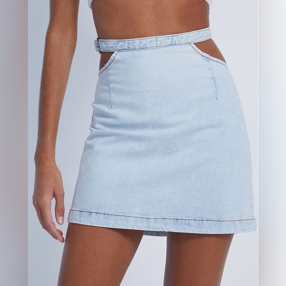 WeWoreWhat Denim Cutout Mini Skirt in Color Super Light Size S - Picture 2 of 4
